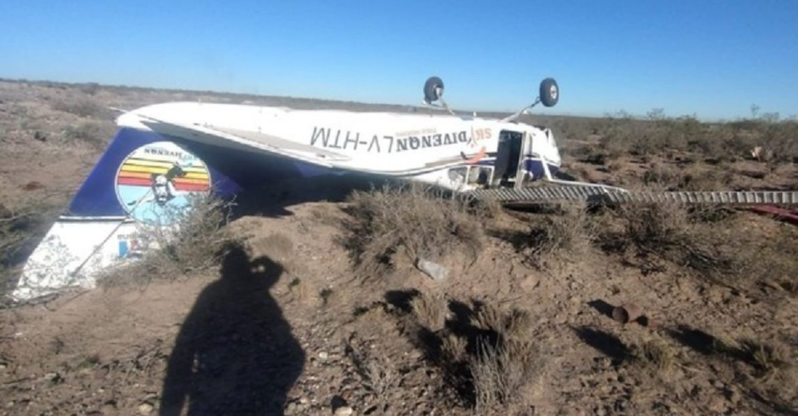Una avioneta se estrelló en el despegue y hay un muerto