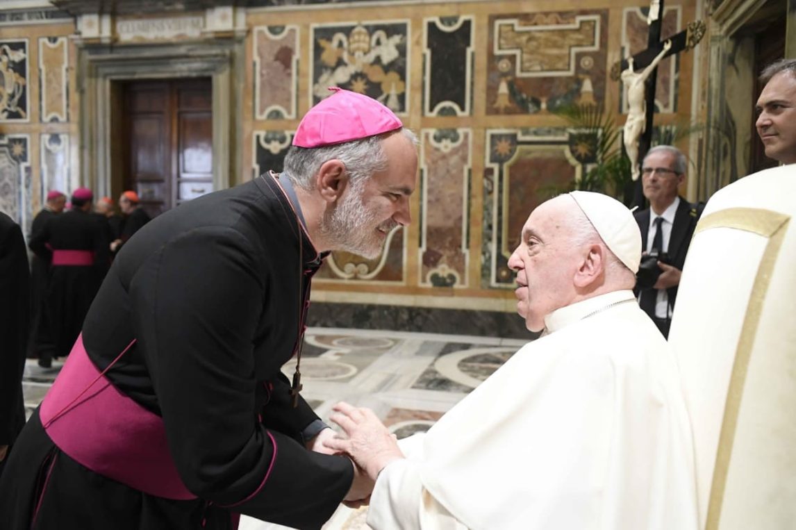 La huella de Francisco en Santiago y una donación que marcó historia