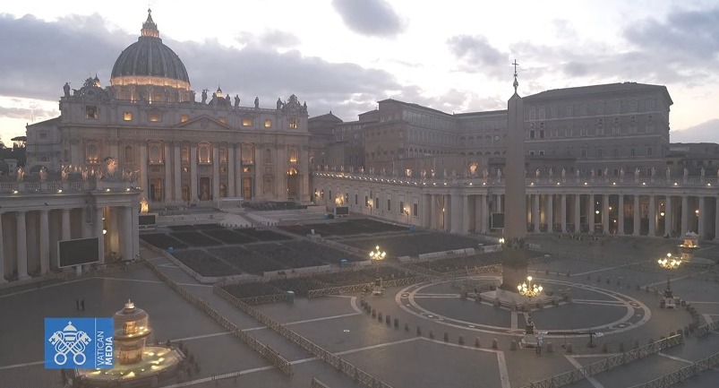 El último adiós al Papa Francisco: comenzó el sellado del féretro