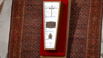 FOTOS | Así fue el rito de clausura del féretro del Papa Francisco