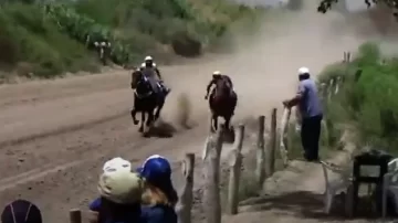 Lo atacaron con un cuchillo en un evento de carreras y fue a parar al hospital