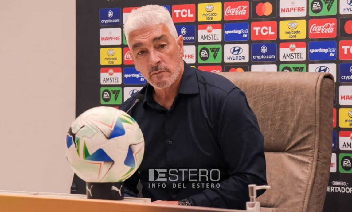Omar De Felippe explicó por qué sacó a Matías Perelló, la figura del primer tiempo