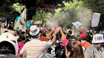 “Vamos todos a despedir a estos gladiadores”: hinchas de Central Córdoba convocan a un “banderazo” en el Aeropuerto