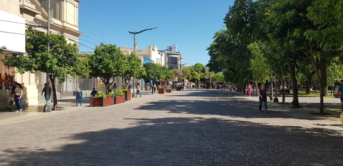 Viernes cálido pero nublado en Santiago según el SMN