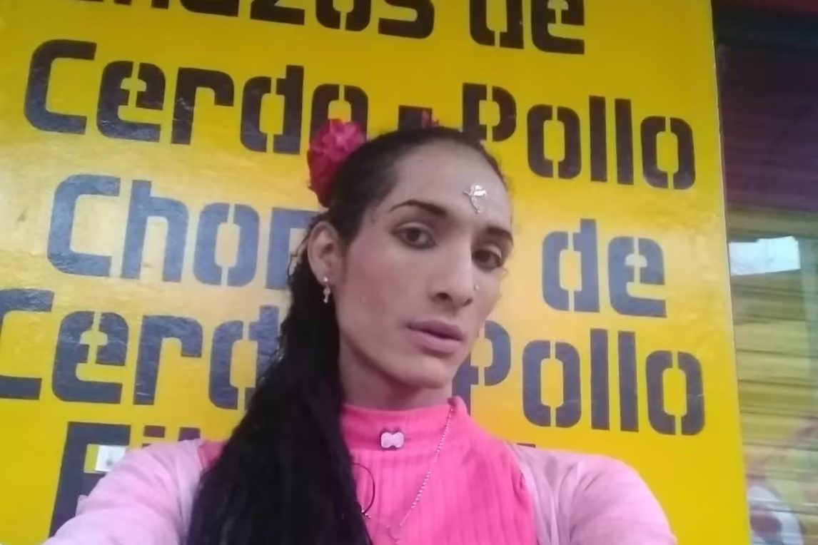 Horror en Colombia: golpearon a una chica trans, le quebraron las piernas y la tiraron a una quebrada