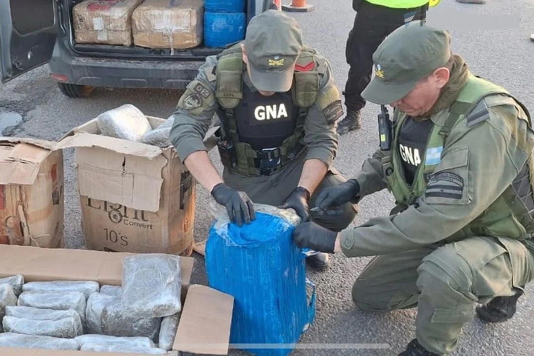 “Son fideos”, dijeron, pero llevaban casi 230 kilos de marihuana