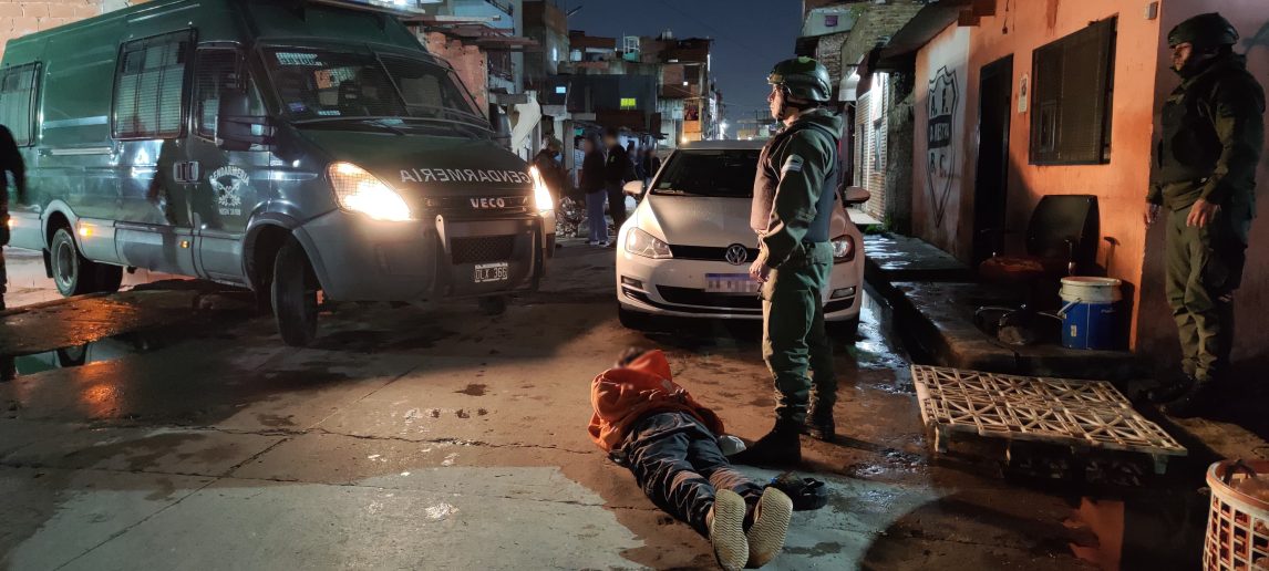 Gendarmes allanan siete viviendas y desbaratan una banda delictiva femenina