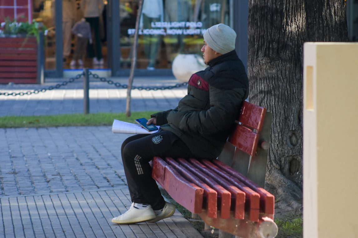 Sábado frío y con vientos: conocé cómo estará el tiempo en Santiago durante la jornada