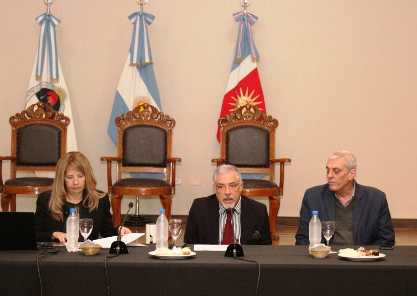 Importante reunión en Tribunales por la problemática de las tierras en Santiago