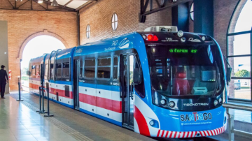 Terrible acto de vandalismo: apredrearon y destrozaron ventanillas del Tren al Desarrollo