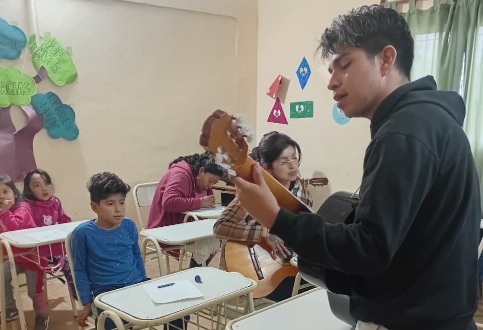 Colonia El Simbolar: Dictan talleres gratuitos de pintura, teclado, guitarra y percusión