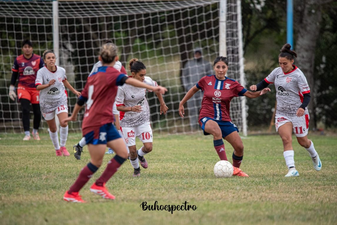 Fútbol Femenino: Fiorella Bargas Aseguin cumplió  su sueño y debutó en la primera de Talleres