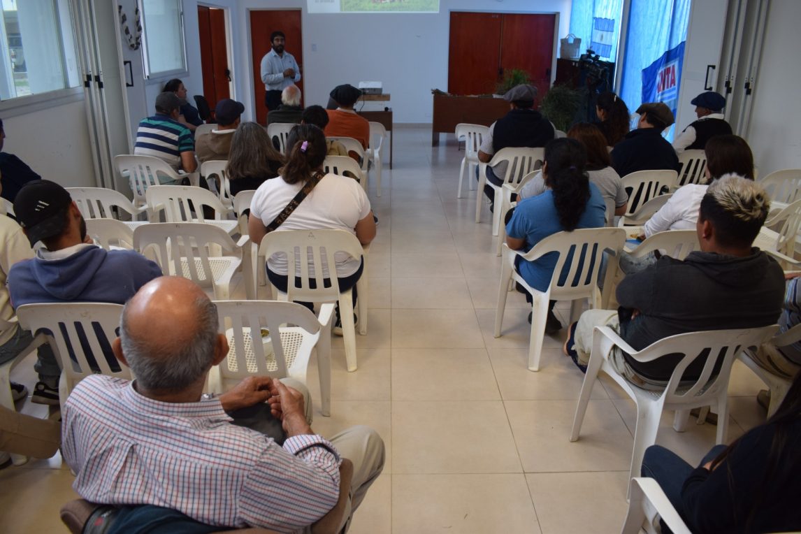 Una jornada de aprendizaje y diálogo: comenzó el ciclo de capacitaciones rurales en Malbrán