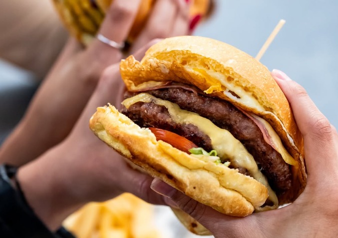 ¡Hoy es el Día de la Hamburguesa! Enterate cómo ganar una de Big John con Info del Estero