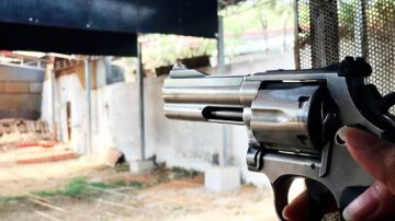 Un niño de 12 años se disparó accidentalmente en la pierna cuando manipulaba un arma de su abuelo