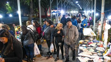 Desarrollo Comunitario de la Capital organiza una feria artesanal y de emprendedores en la Estación Cultural del Parque Oeste