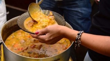Locro popular acabó de la peor forma: hay 65 personas intoxicadas