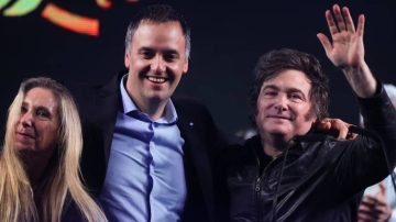 La reacción de Adorni para restar importancia a las críticas de Macri