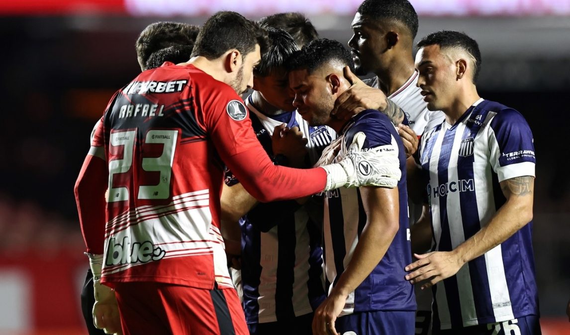 VIDEO: jugador venezolano se quebró tras una frase ofensiva y estalló un escándalo en la Libertadores
