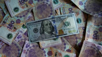 Pese a un aumento, los salarios quedaron otra vez por debajo de la inflación