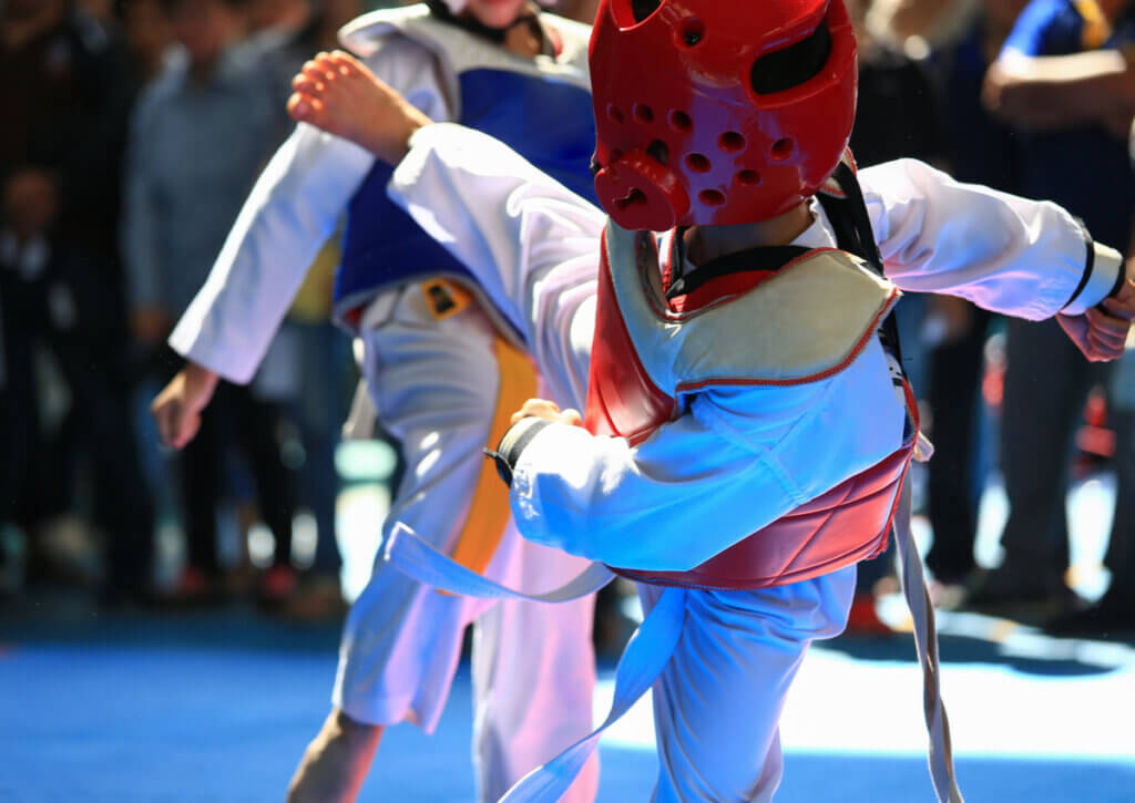 Figueroa: Menor practicante de Taekwondo le torció el brazo a otro fuera de la escuela