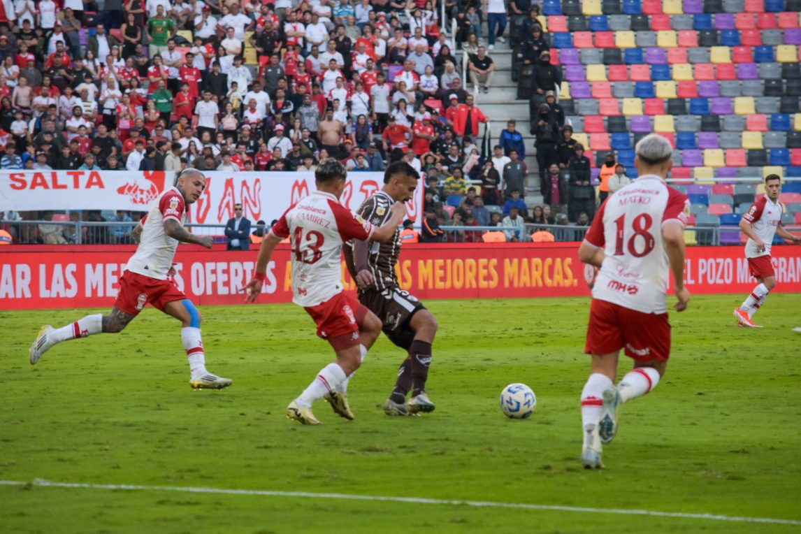 Platense le gana a Huracán con un golazo en la final que se disputa en Santiago