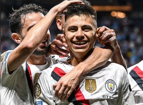 El “Diabito” Echeverri no defraudó: fue titular y marcó un golazo para el Manchester City