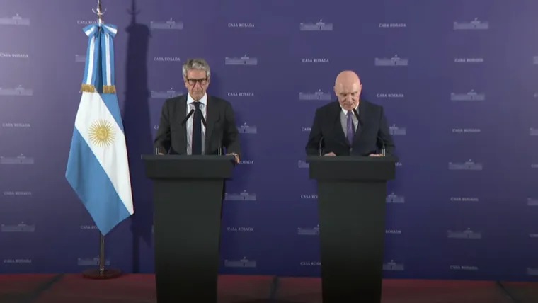 “Principio de Inocencia Fiscal”: La ley del gobierno para sacar los dólares del colchón