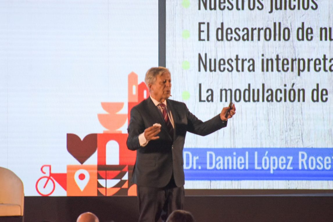  “Hoy no atiendo privadamente, hago actividad en el hospital y eso me hace muy feliz”