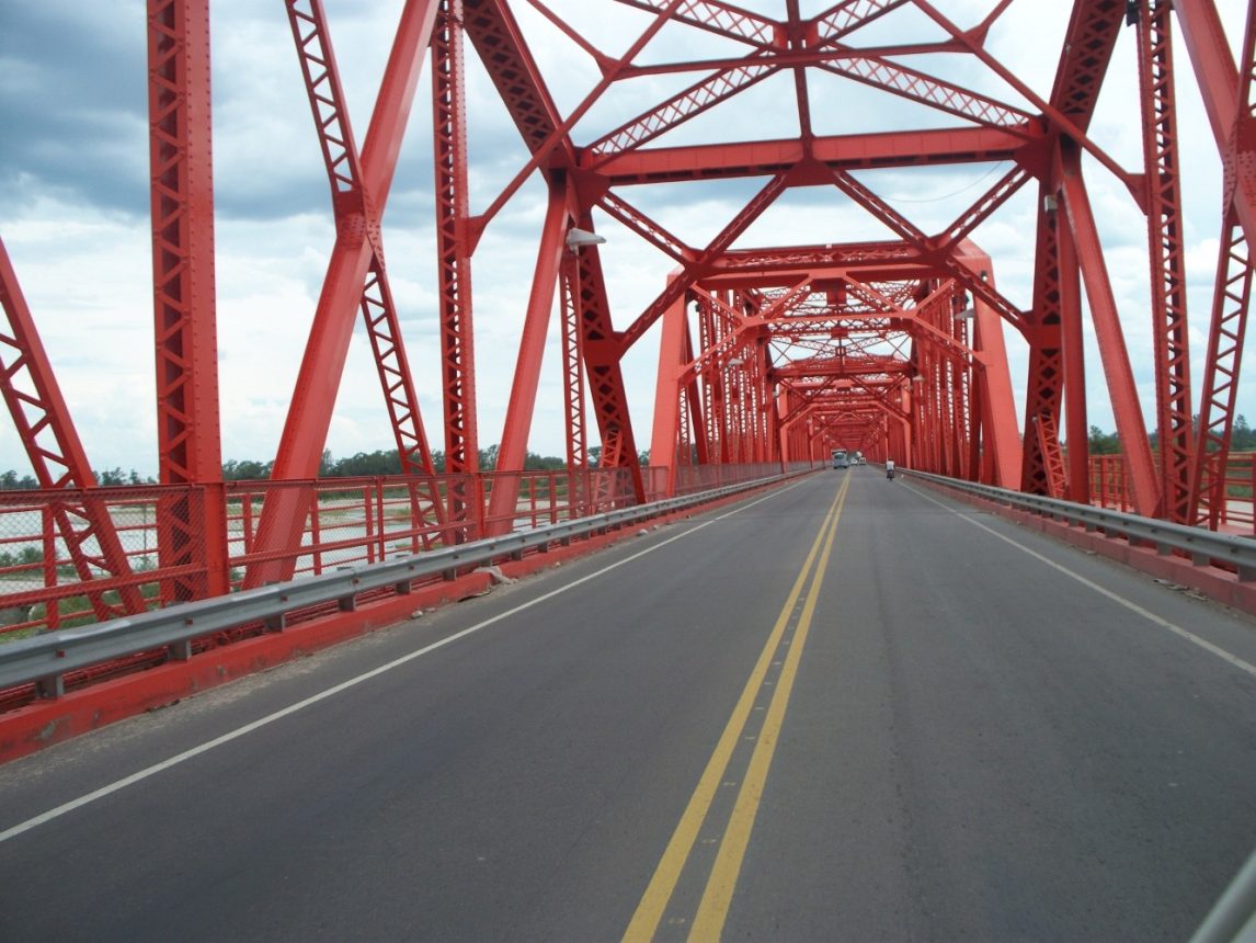 Vialidad Nacional pidió extrema precaución al circular por el Puente Carretero