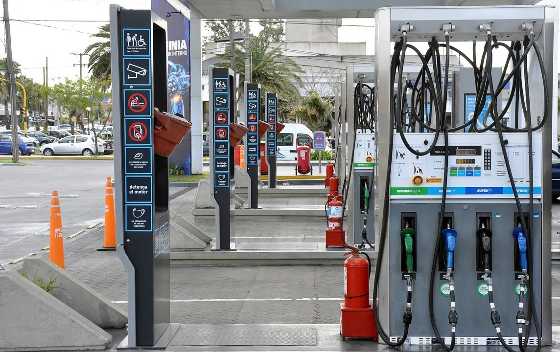 YPF bajará el precio del combustible, pero solo si vas de madrugada