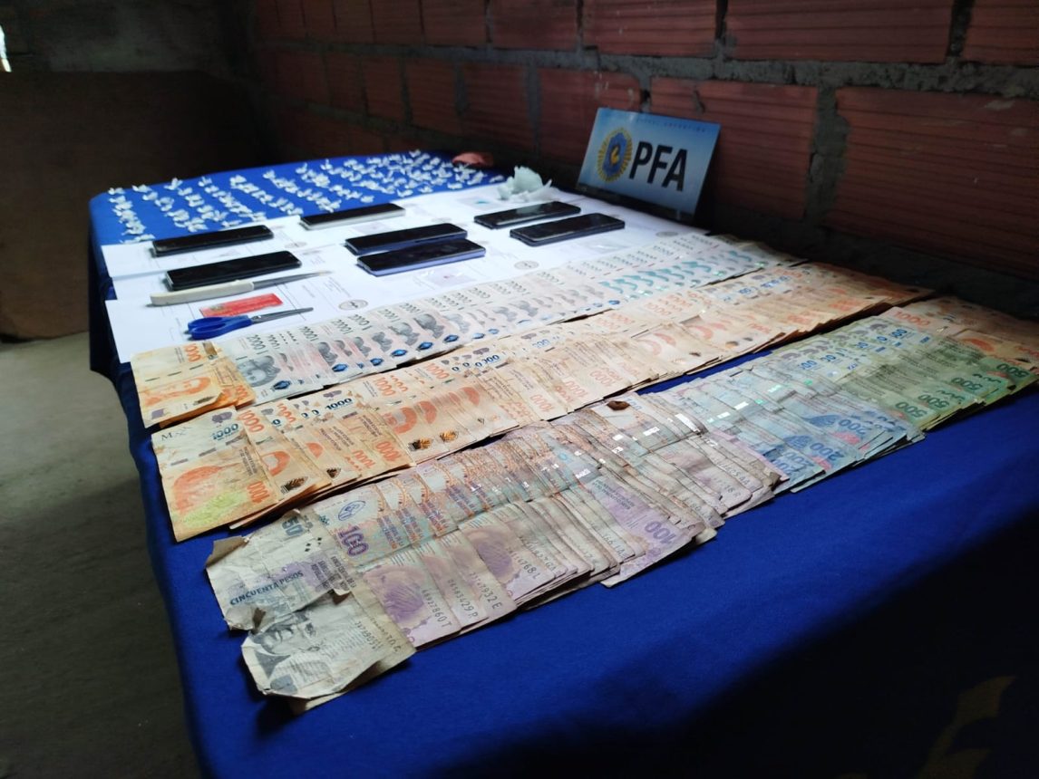 Bosco II: Denuncia anónima derivó en dos allanamientos y secuestro de más de $6 millones en drogas