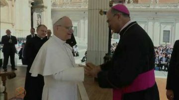 Mons. José Luis Corral participó de la audiencia general en la Plaza San Pedro y saludó al Papa León XIV