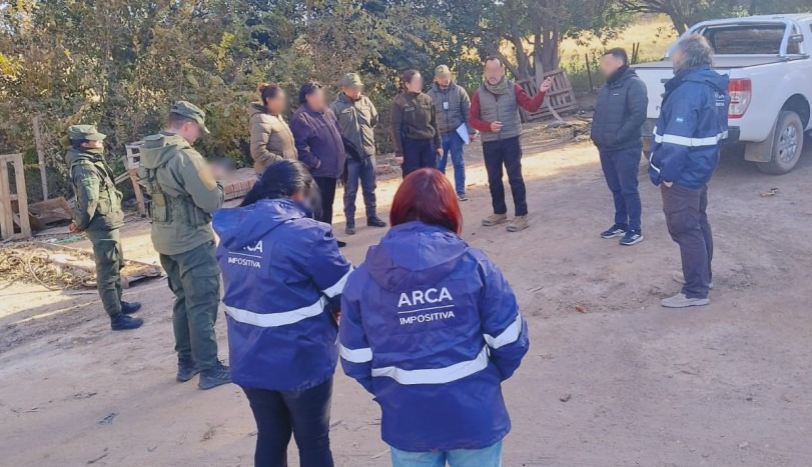 Rescatan a pareja santiagueña que trabajaba en Córdoba: la mujer embarazada y no tenían ni agua potable