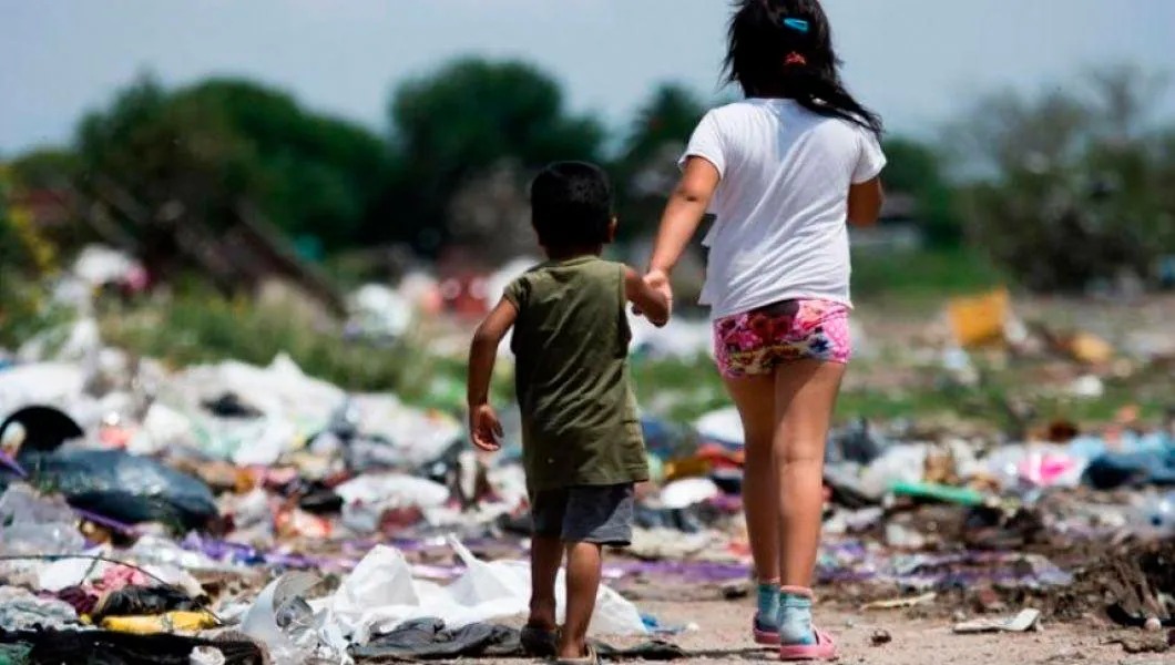 La pobreza cayó en el segundo semestre y cerró el 2025 en 28,2%