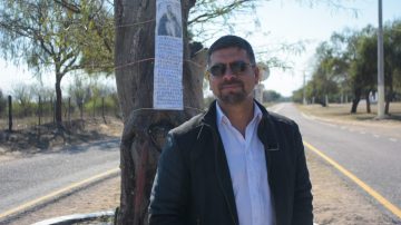 Mejor hablar de San Martín, una conversación necesaria bajo el árbol histórico de Manogasta