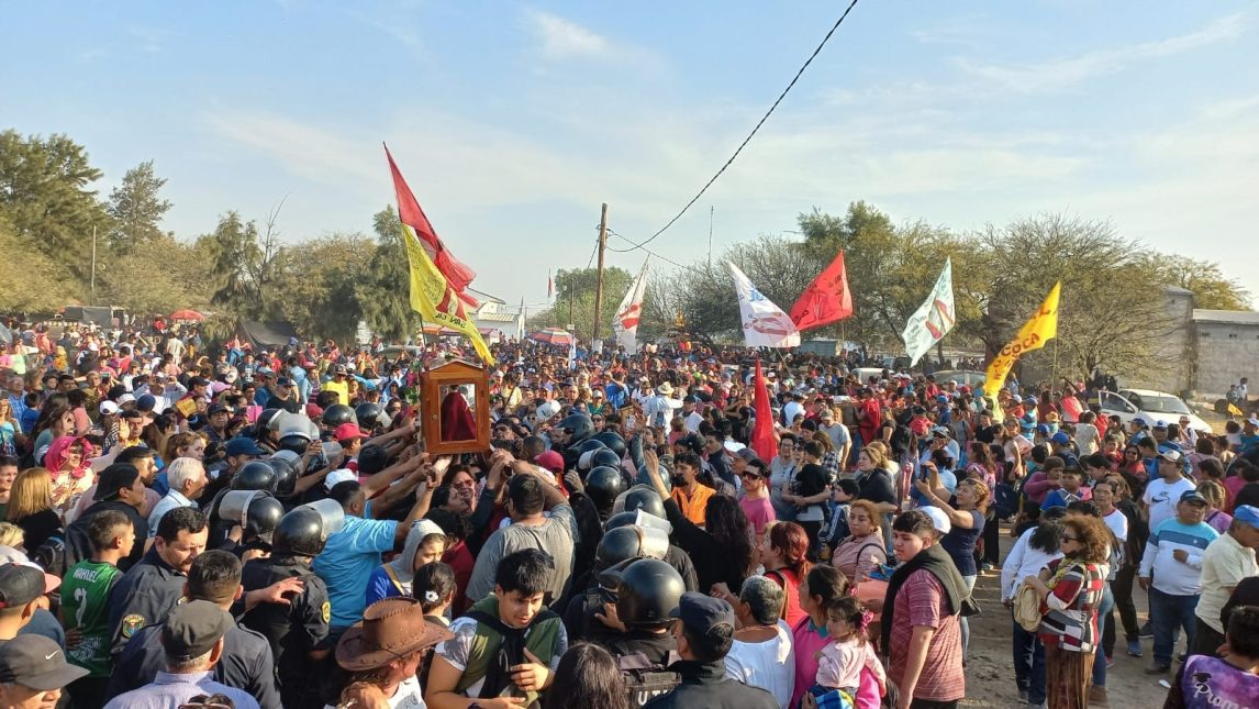 San Gil, promesas y gente que camina porque quiere y como puede
