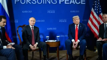 Cumbre en Alaska: Trump niega un acuerdo por Ucrania y Putin habla de un “entendimiento”