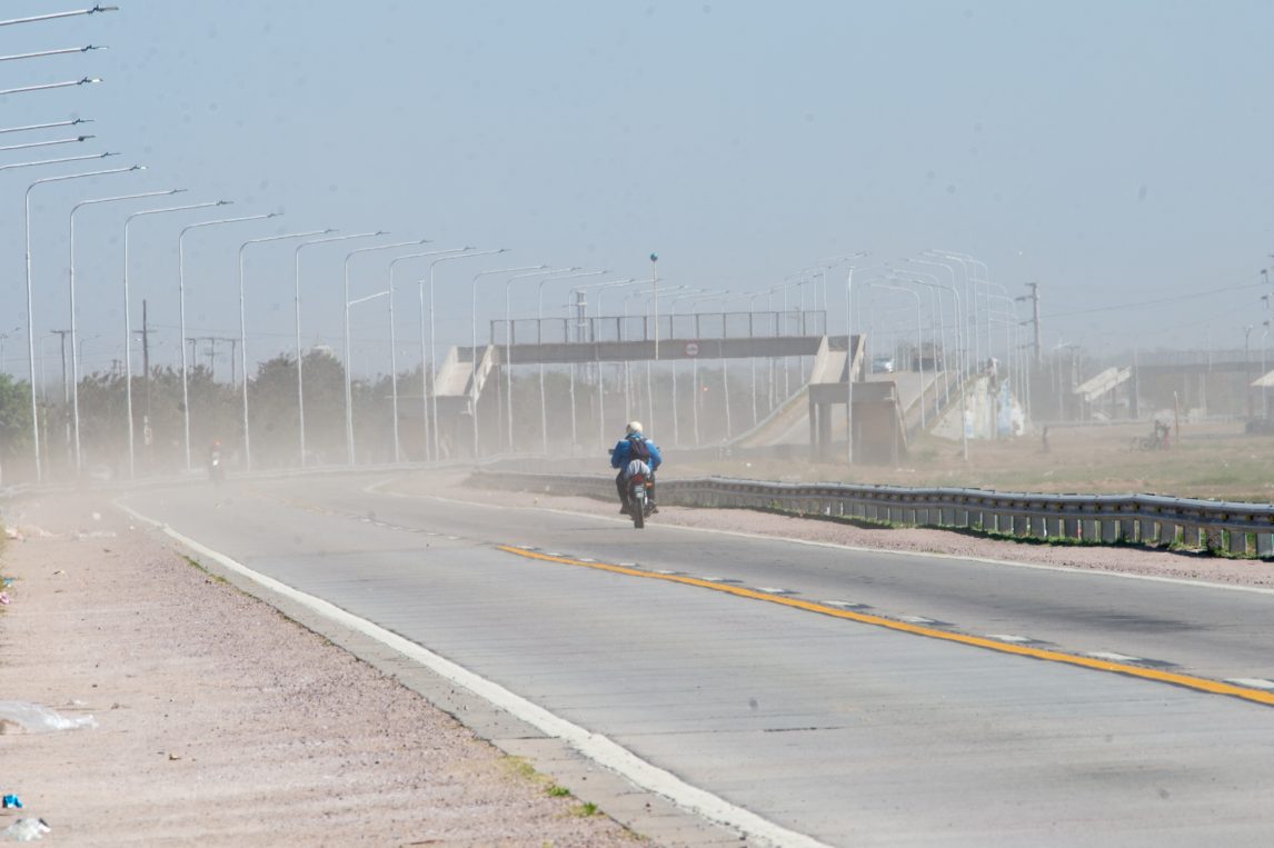 Viento Zonda y alerta del SMN para 13 provincias: qué pasará en Santiago del Estero