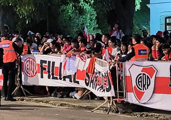 Suspendieron para mañana el vuelo del plantel de River