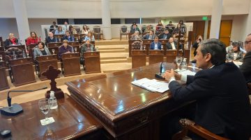 Silvia Borlone asumió como diputada en reemplazo del fallecido legislador Juan Sequeira