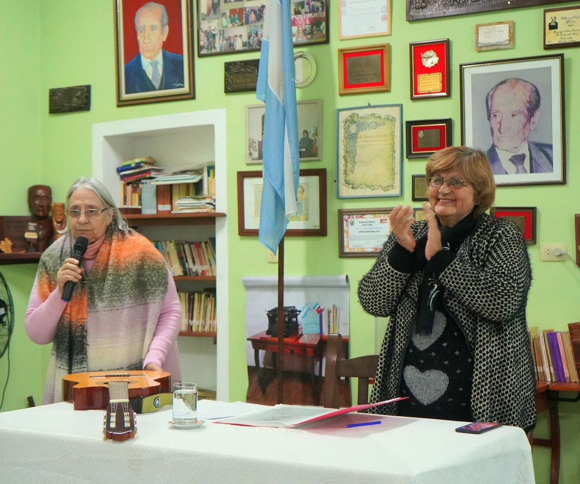 Se desarrolló con éxito la charla sobre “Cantoras populares bandeñas”