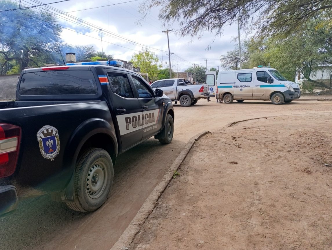 Cuatro menores heridos tras fuerte choque entre moto y camioneta