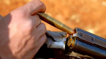 Salió a cazar con un amigo y un disparo accidental lo dejó gravemente herido