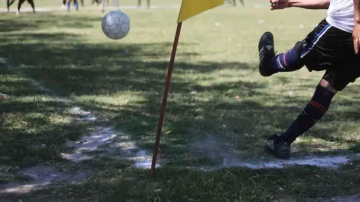 Un hombre de 41 años se descompensó y murió en pleno partido de fútbol amateur