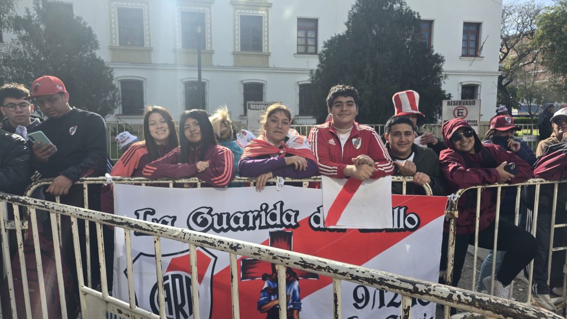 El plantel de River ya está en Santiago para disputar la Copa Argentina frente a San Martín de Tucumán