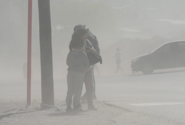 El mal tiempo persiste en el norte argentino con vientos de hasta 90 km/h