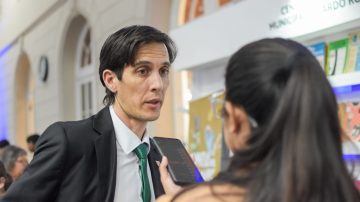 A 20 años de la Reforma Constitucional exponen un libro con documentación y fotos inéditas