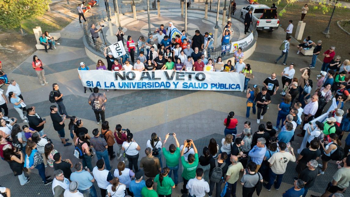 El Gobierno ofreció a las universidades un aumento a cambio de que retiren la demanda por el financiamiento