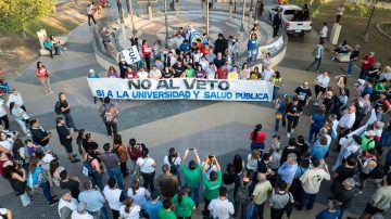 El Gobierno ofreció a las universidades un aumento a cambio de que retiren la demanda por el financiamiento
